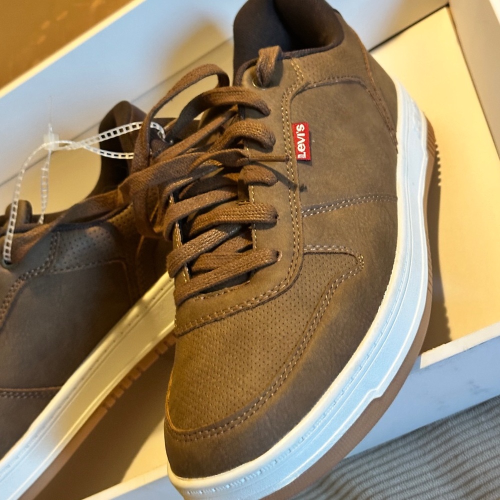 New Levi’s Men’s Shoes New w/o Tags Size 9